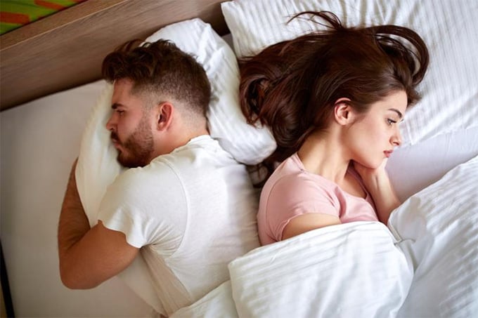 Vợ chồng hục hặc vì chứng ngáy to khi ngủ