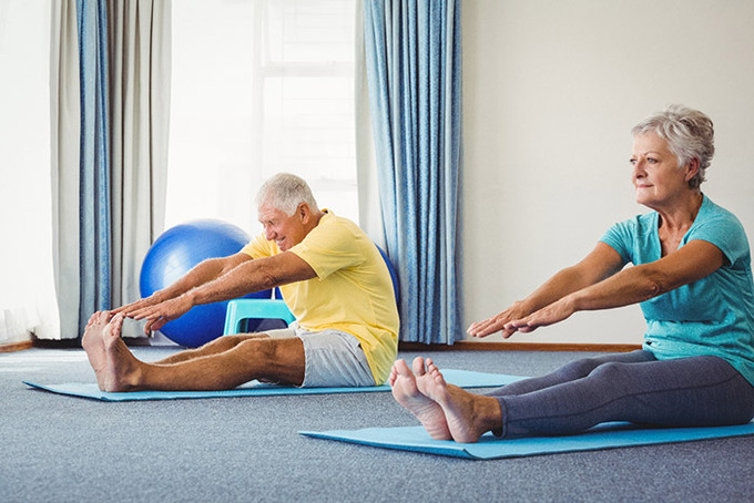 6 lợi ích tuyệt vời của việc tập yoga cho nam giới trên 60 tuổi