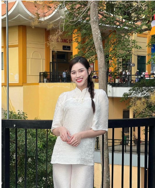 Hoa hậu Đỗ Hà tung ảnh mặc váy cưới, chuẩn bị theo bạn trai thiếu gia về dinh?
