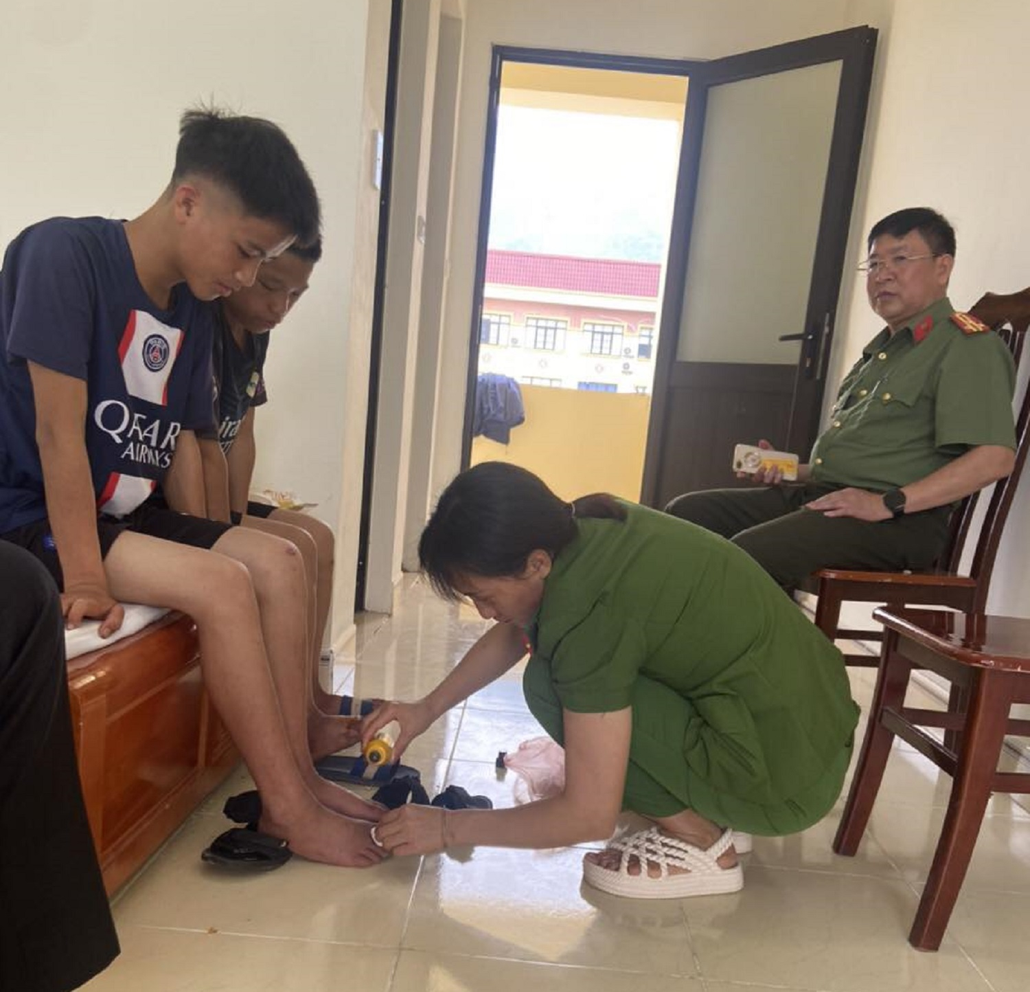 2 cháu bé người Mông đạp xe từ Điện Biên xuống Hà Nội tìm mẹ: Không nhớ tên tuổi, quê quán