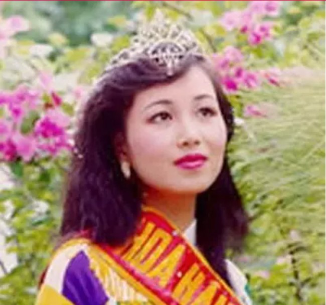 Nàng hậu giỏi ngoại ngữ nhất showbiz Việt, và cuộc sống như mơ trong biệt thự hơn 1.000m2
