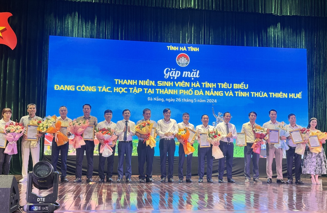 Gặp mặt 176 thanh niên, sinh viên Hà Tĩnh tiêu biểu tại Đà Nẵng và Thừa Thiên Huế