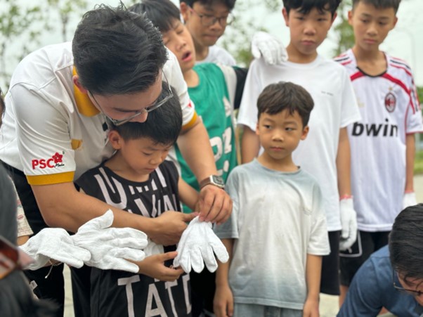 Mang sân chơi mùa hè đến với trẻ em ngoại thành Hà Nội