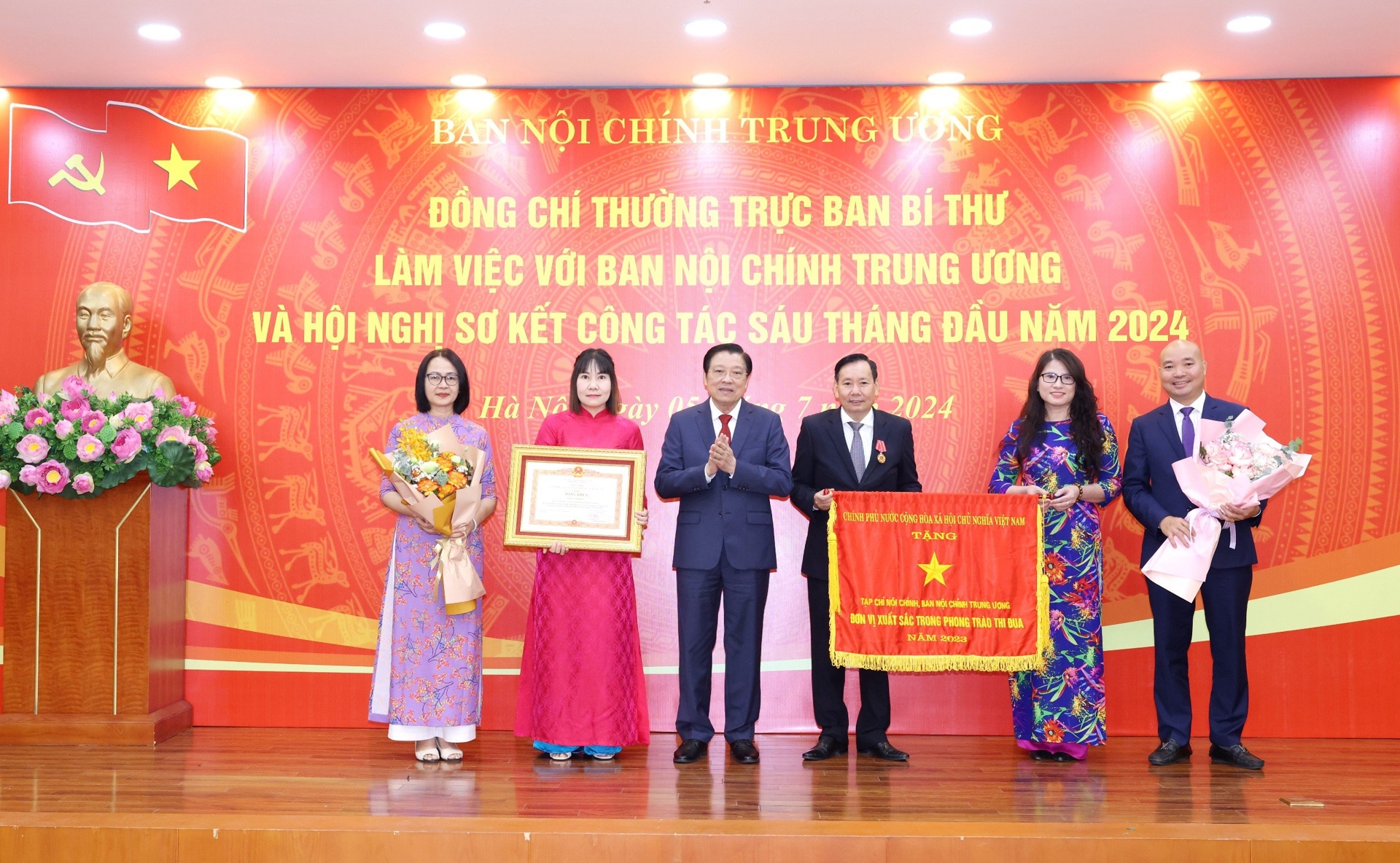 Thực hiện thắng lợi các nhiệm vụ nội chính, phòng, chống tham nhũng, tiêu cực và cải cách tư pháp