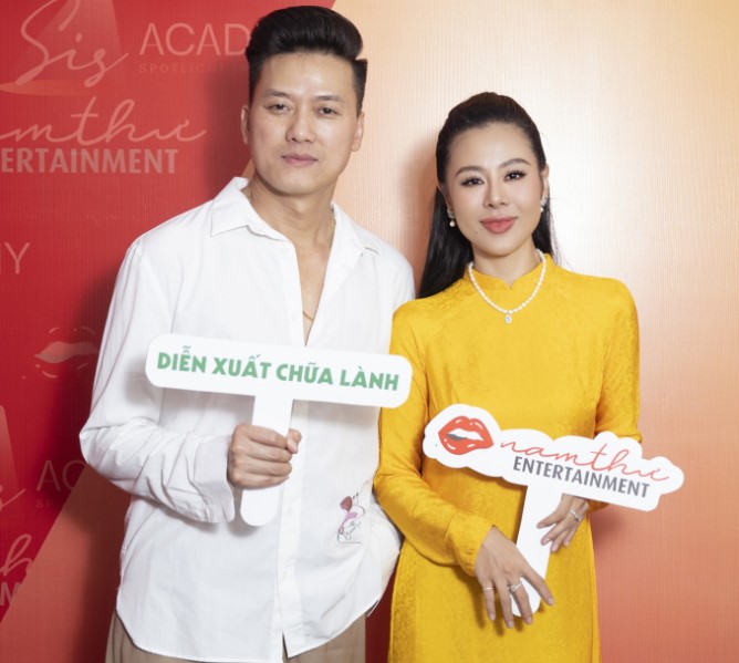 Sự nghiệp đối lập của tình cũ Nam Thư: Người rực rỡ, người rút lui khỏi showbiz