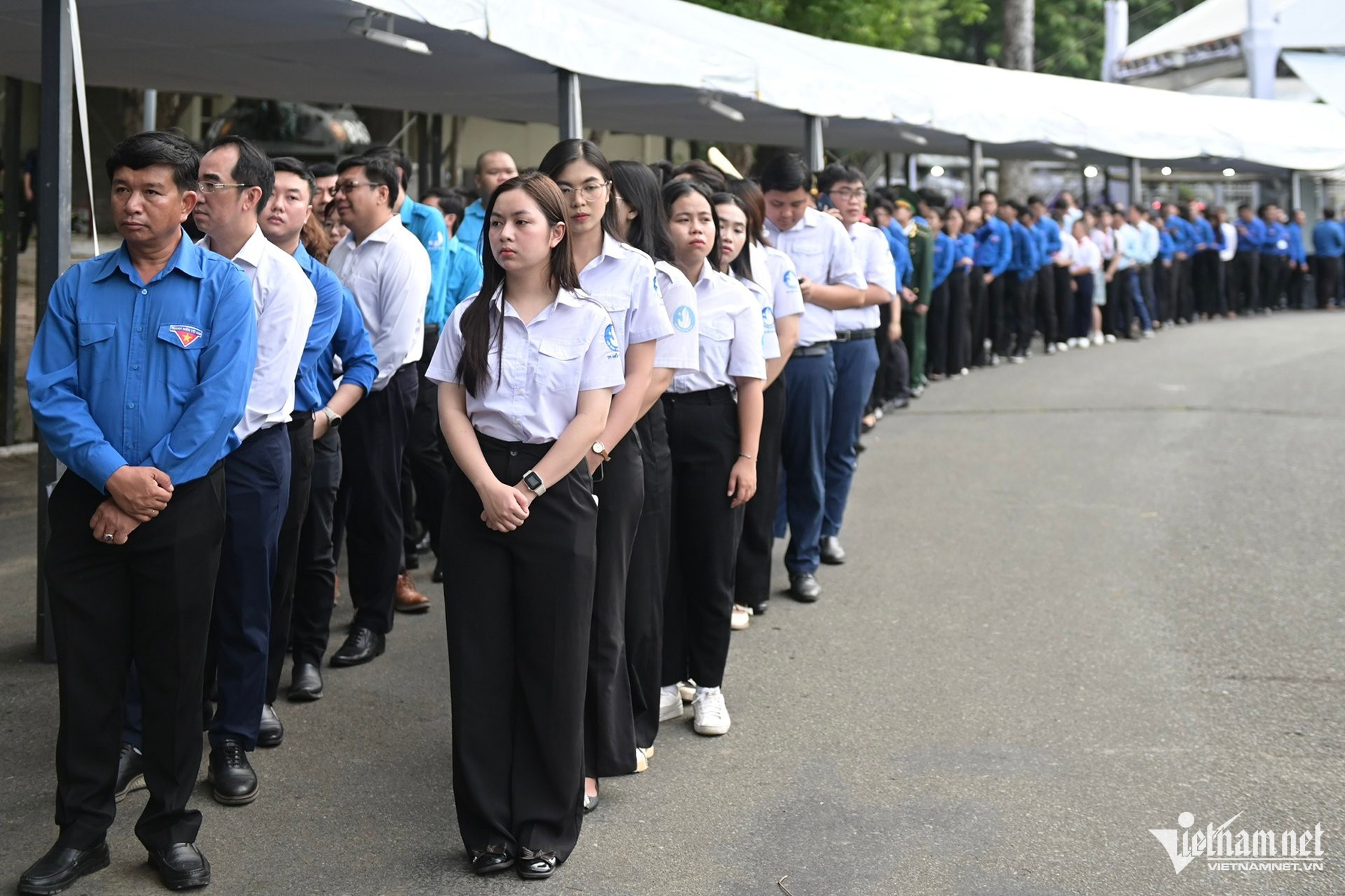 Người dân xếp hàng viếng Tổng Bí thư Nguyễn Phú Trọng