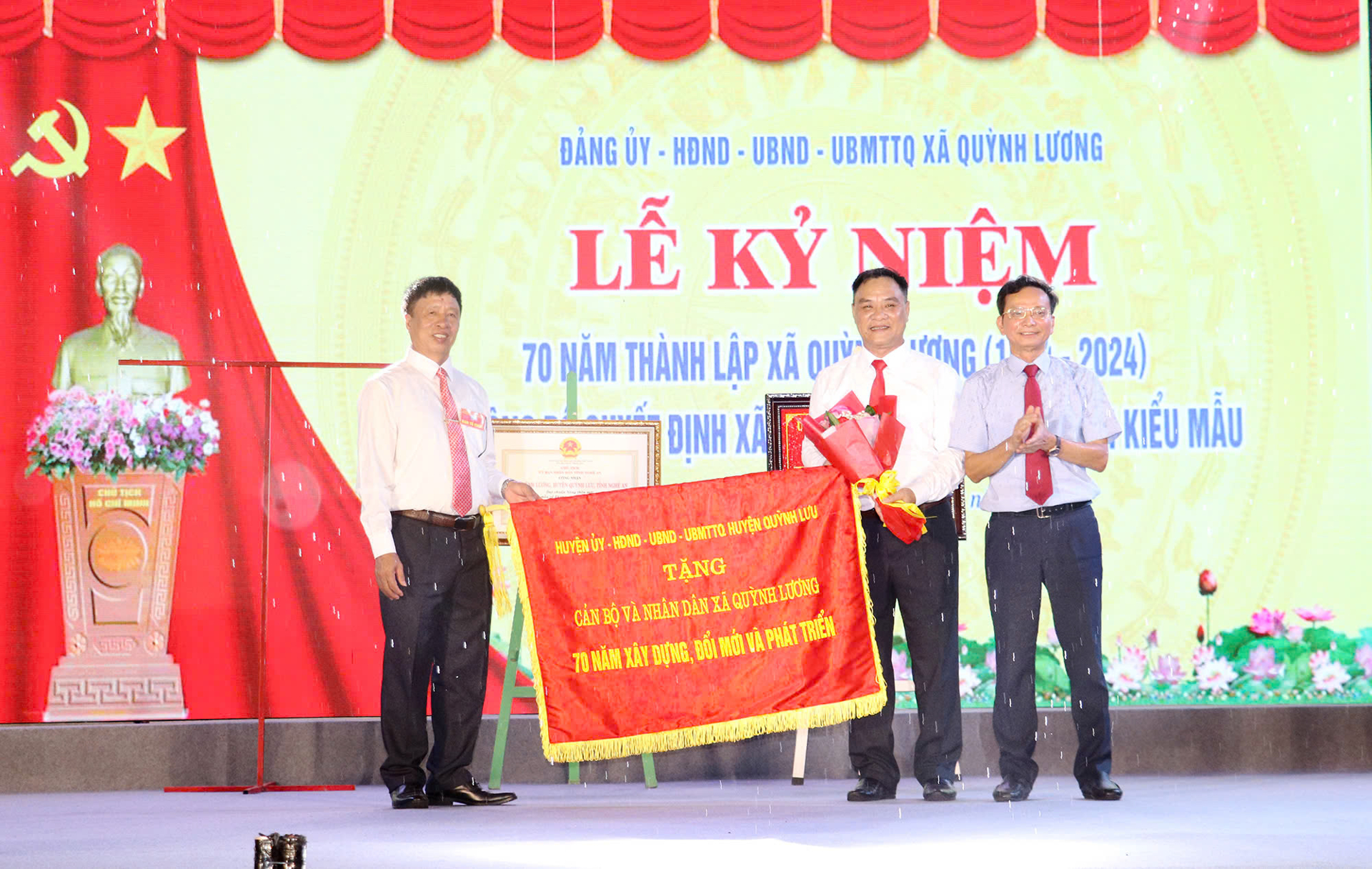 Nghệ An: Xã nông thôn 70 năm phát triển, ngọn cờ đầu đạt chuẩn Nông thôn mới kiểu mẫu