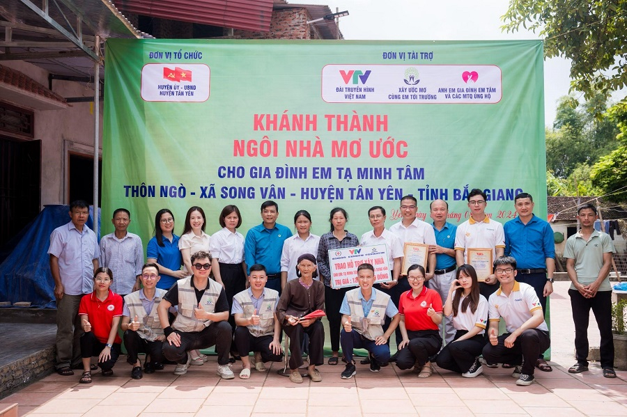 Thắp sáng ước mơ học trò nghèo