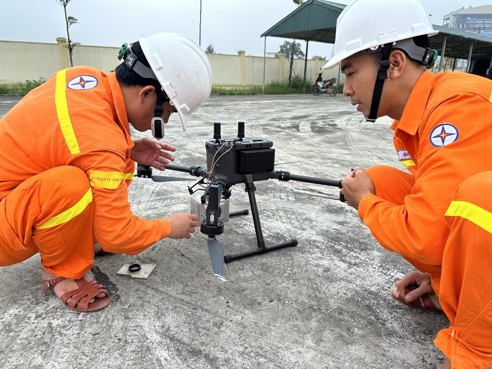 Truyền tải điện Ninh Bình đẩy mạnh quá trình chuyển đổi số trong quản lý, vận hành lưới điện Quốc gia