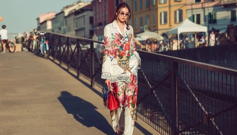 Mỹ nhân Việt mặc đồ ngủ ra đường và màn bóc giá gây...