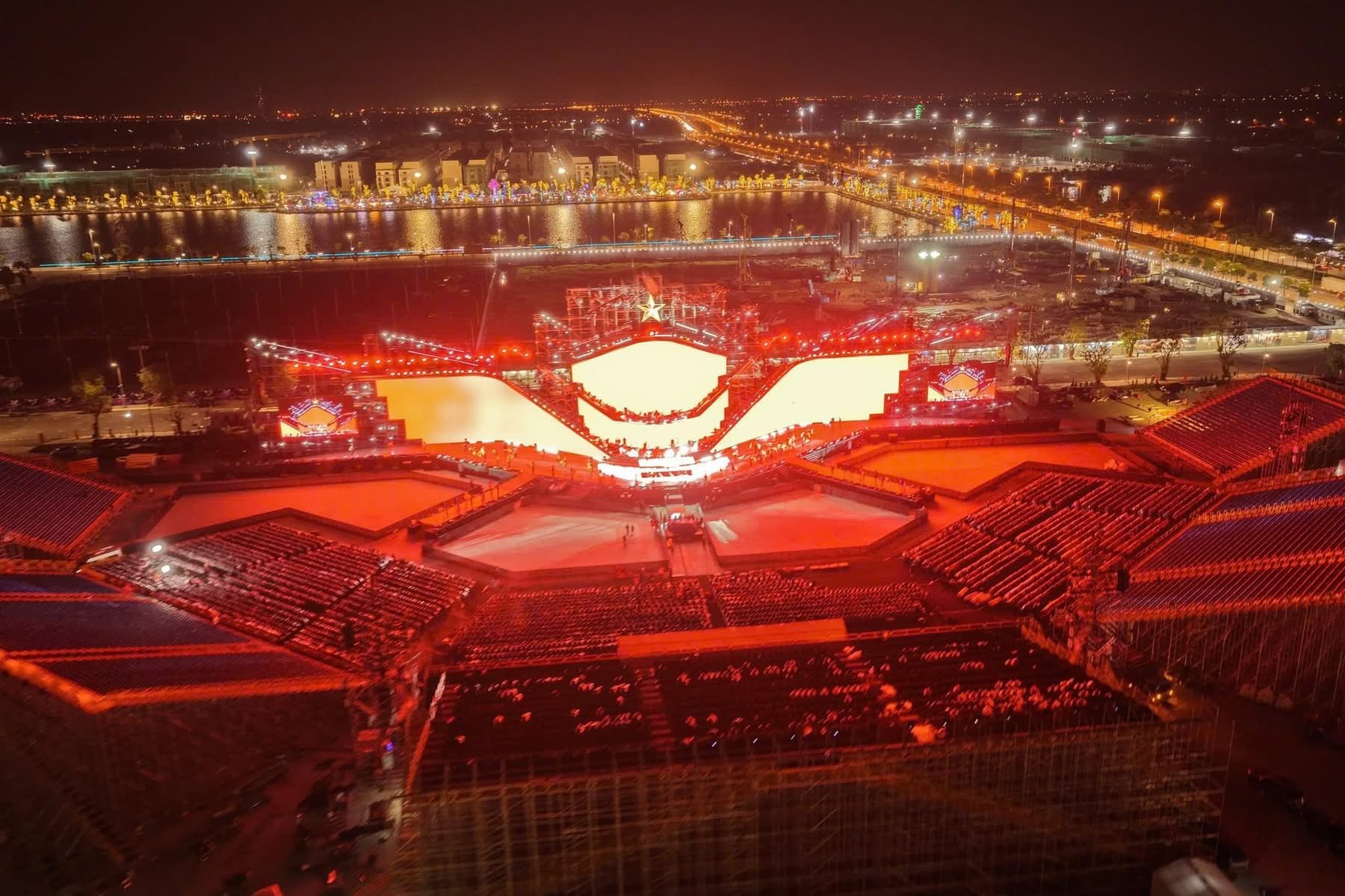 V Concert - Rạng rỡ Việt Nam: Dàn nghệ sĩ sẵn sàng 'bùng cháy' trước giờ G - Ảnh 1.
