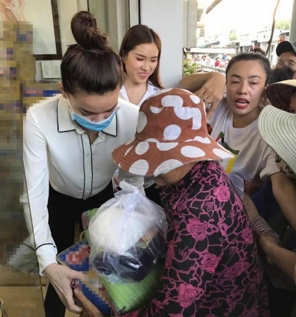 ho-ngoc-ha-tu-thien-ngois