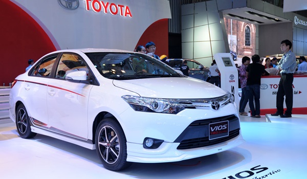 Chiếc ô tô Trung Quốc 4 chỗ hạng sang đẹp long lanh giá chỉ hơn 400 triệu  có gì hấp dẫn  Ôtô  Việt Giải Trí
