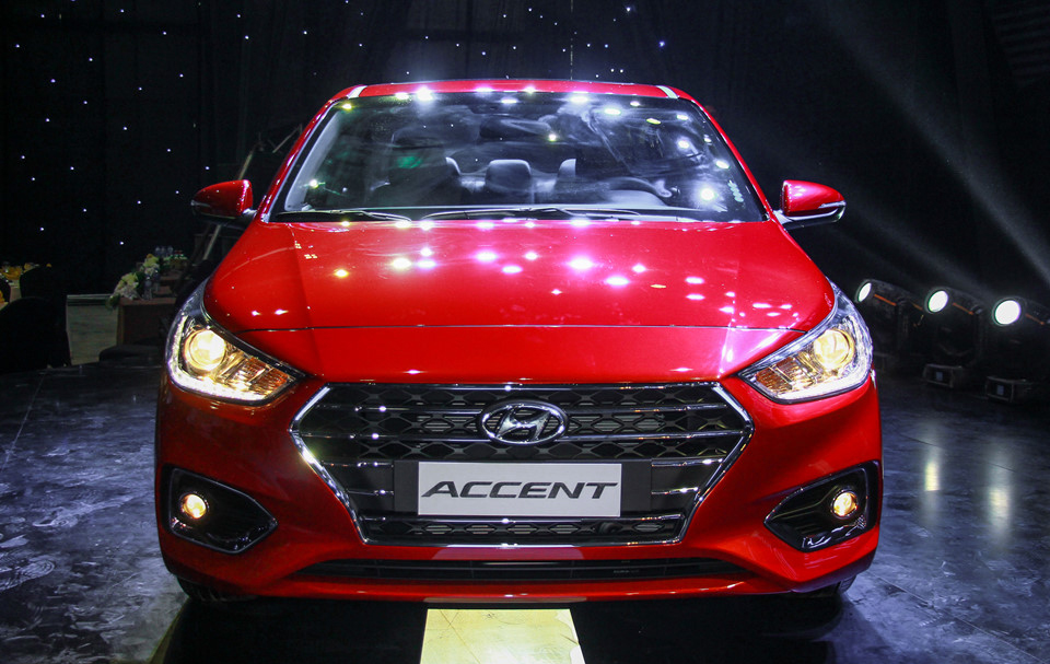 danh-gia-xe-hyundai-accent-2018-oto-com-15-9cc4
