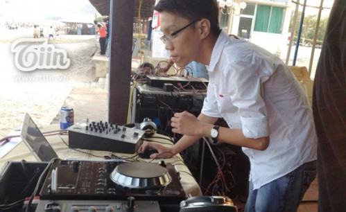 nhung-rac-roi-khi-yeu-phai-co-nang-hau-an-giadinhonline.vn 2