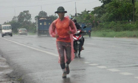 chay-bo-tu-ha-noi-vao-sai-gon-trong-35-ngay-giadinhonline.vn 1