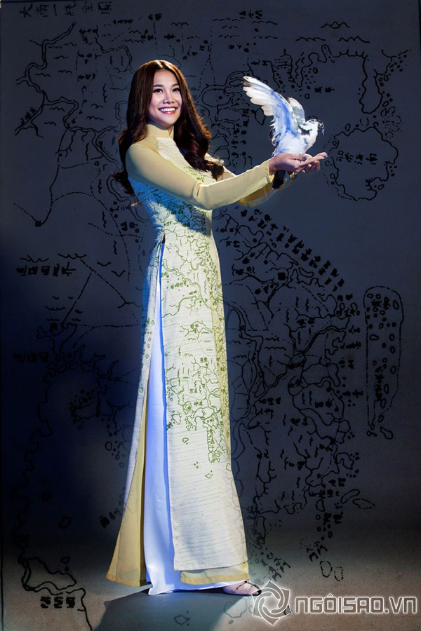 4-my-nhan-toa-sang-voi-ao-dai-hoang-sa-truong-sa-giadinhonline.vn 2