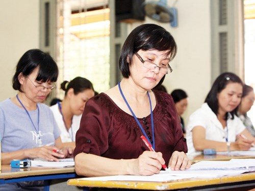 bat-dau-cham-thi-dai-học-dot-1-giadinhonline.vn 1