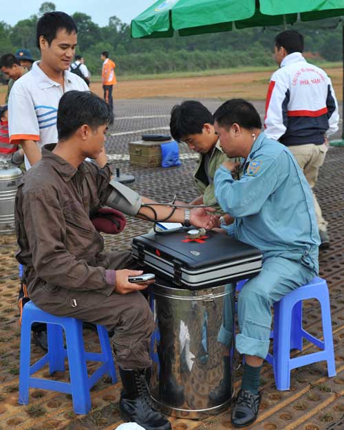 chum-anh-su-nguy-hiem-cua-linh-nhay-du-giadinhonline.vn 2