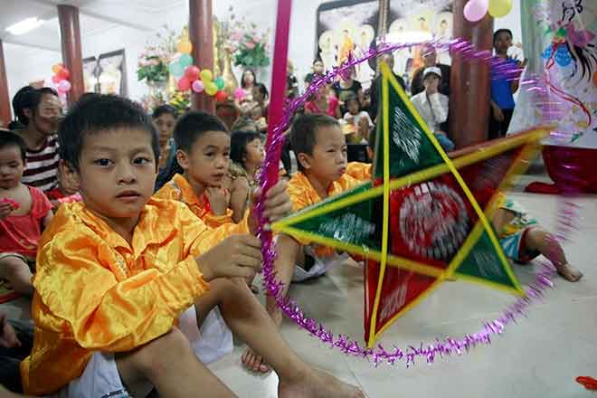 chua-bo-de-long-bien-truoc-tin-don-mua-ban-tre-em-giadinhonline.vn 14