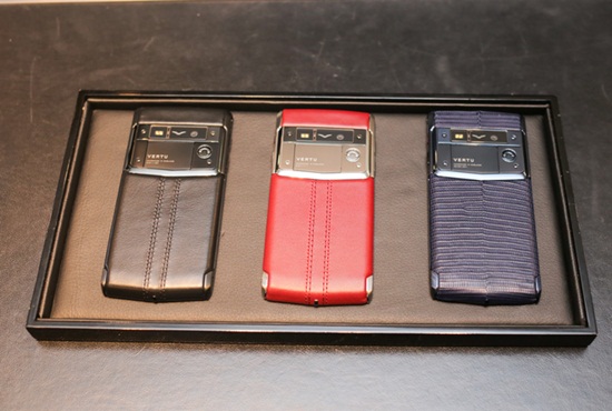 vertu-signature-touch-gia-bao-nhieu-giadinhonline.vn 3