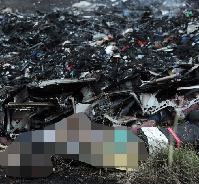 may-bay-malaysia-mh17-bi-ban-tai-ukraine-ca-the-gioi-bang-hoang-giadinhonline.vn 11