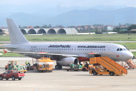 may-bay-jetstar-bay-vong-vi-khong-lien-lac-duoc-voi-dai-chi-huy-giadinhonline.vn 1