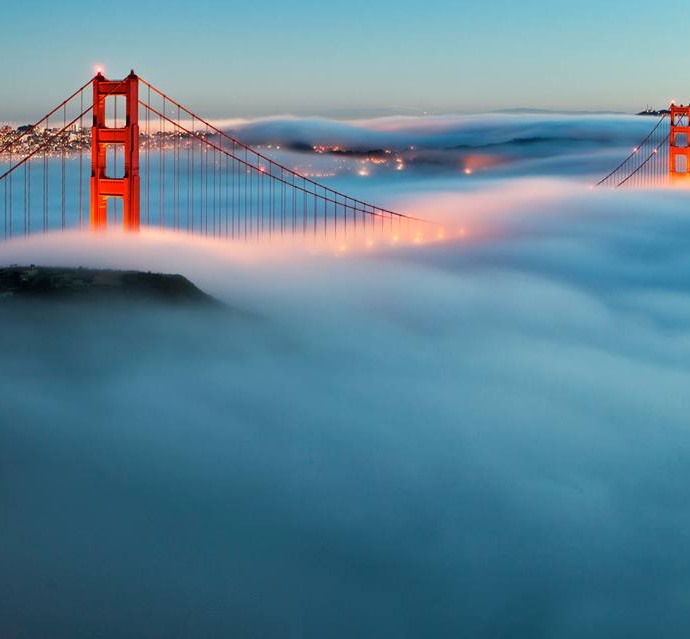 San Francisco - Không chỉ nổi tiếng với tòa nhà chọc trời và cầu vàng nổi tiếng, San Francisco còn là một thành phố rực rỡ với văn hóa đa dạng và quán cà phê lãng mạn. Hãy đến tham quan thành phố này với những bức ảnh tuyệt đẹp được chụp lại từ trên cao.