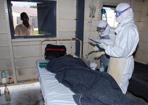 60-can-bo-y-te-da-tu-vong-vi-ebola-giadinhonline.vn 2