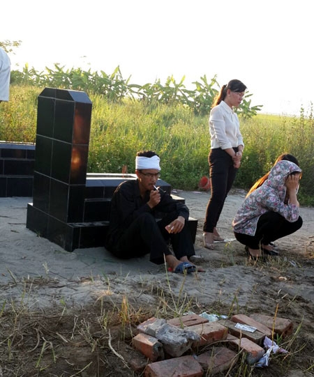nu-y-ta-mang-bau-om-con-trai-tu-tu-nguyen-nhan-tu-mau-thuan-gia-dinh-giadinhonline.vn 6