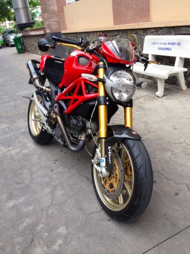 ducati-monster-quotquai-thuquot-dep-me-hon-xuat-hien-tai-viet-nam-giadinhonline.vn 1