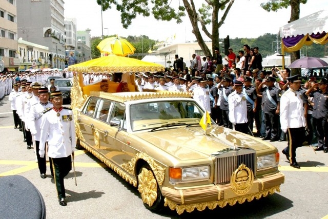 limousine-dat-vang-298-ty-dong-cua-quoc-vuong-brunei-giadinhonline.vn 1