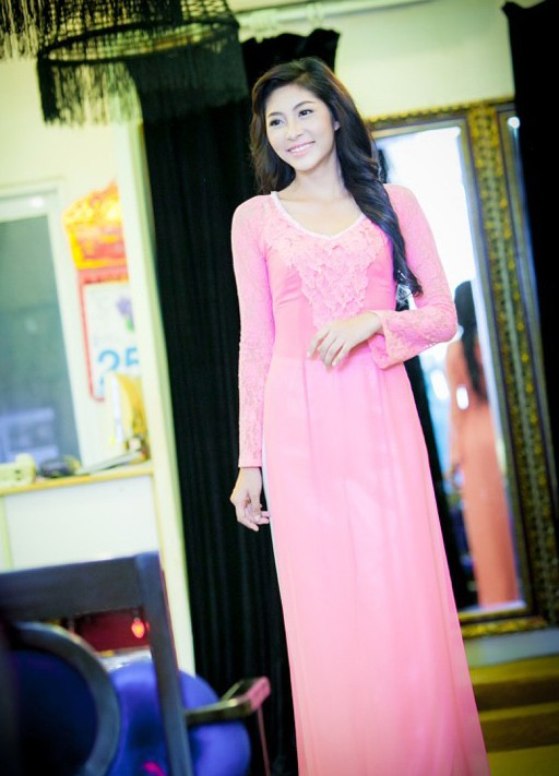 dang-thu-thao-len-duong-tham-du-hoa-hau-quoc-te-2014-giadinhonline.vn 4