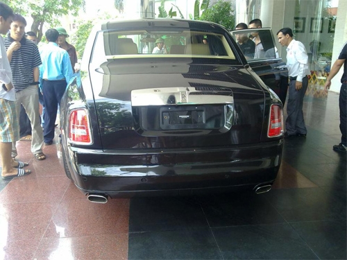 quottung-tichquot-rolls-royce-phantom-rong-35-ty-thu-4-cua-viet-nam-giadinhonline.vn 1