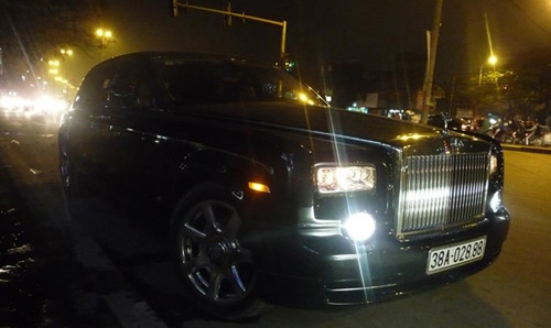 quottung-tichquot-rolls-royce-phantom-rong-35-ty-thu-4-cua-viet-nam-giadinhonline.vn 6