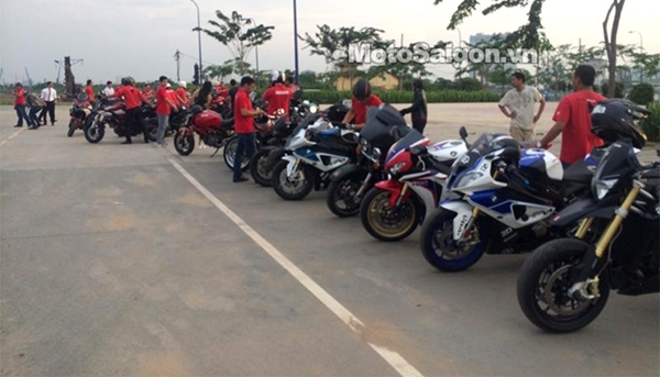 dinh-gia-dan-sieu-xe-tien-ty-trong-le-cuoi-thu-thuy--giadinhonline.vn 3