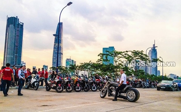dinh-gia-dan-sieu-xe-tien-ty-trong-le-cuoi-thu-thuy--giadinhonline.vn 7