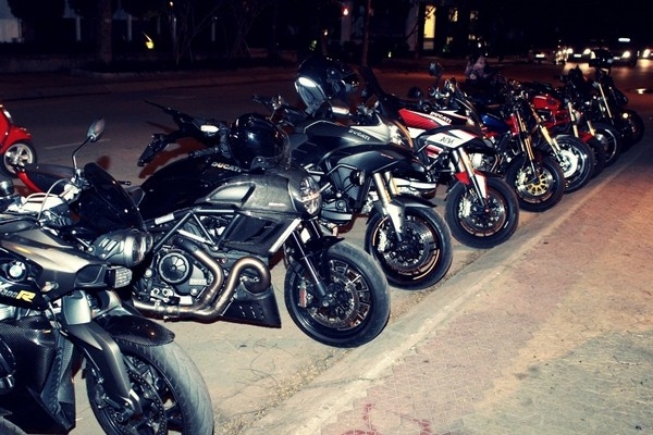 dinh-gia-dan-sieu-xe-tien-ty-trong-le-cuoi-thu-thuy--giadinhonline.vn 13