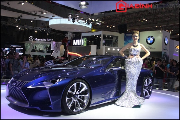 nhung-mau-xe-quotdinhquot-nhat-tai-vietnam-motor-show-2014-giadinhonline.vn 1