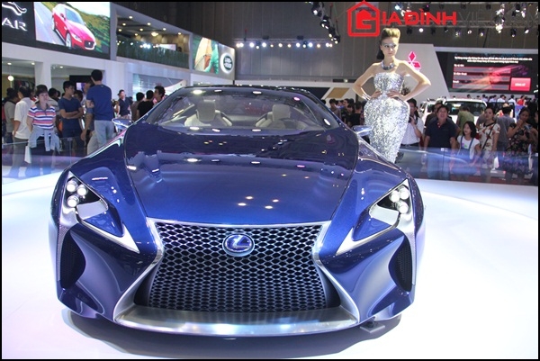 nhung-mau-xe-quotdinhquot-nhat-tai-vietnam-motor-show-2014-giadinhonline.vn 3