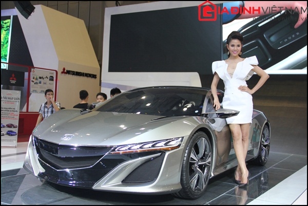 nhung-mau-xe-quotdinhquot-nhat-tai-vietnam-motor-show-2014-giadinhonline.vn 31