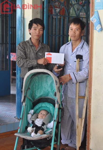 em-be-bi-vang-ra-khoi-bung-me-biet-lat-va-cung-cap-sau-50-ngay-giadinhonline.vn 5