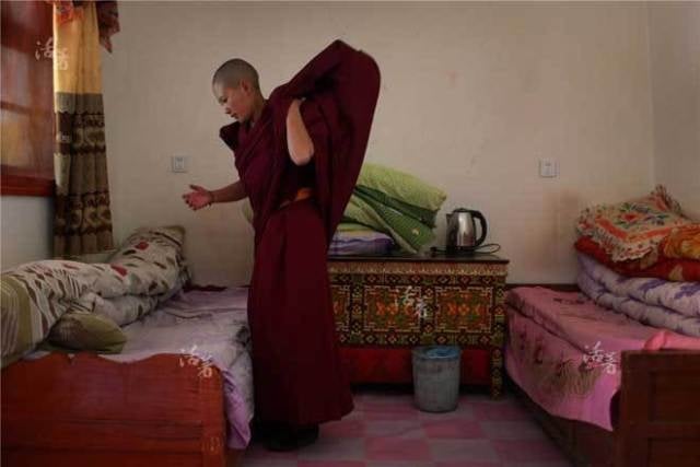 hinh-anh-doi-thuong-cua-nu-tu-tay-tang-giadinhonline.vn 2