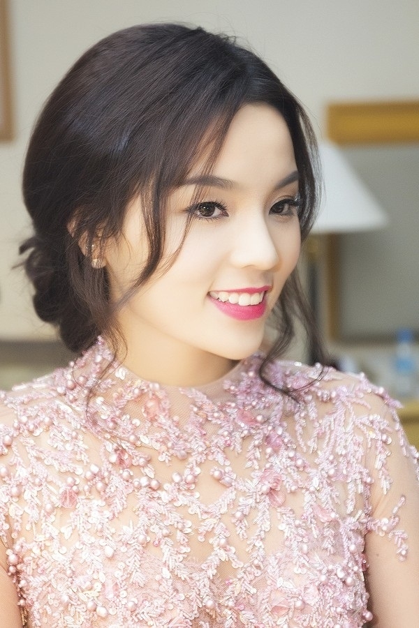 hoa-hau-ky-duyen-va-nhung-hinh-anh-ghi-diem-voi-cong-chung--giadinhonline.vn 2