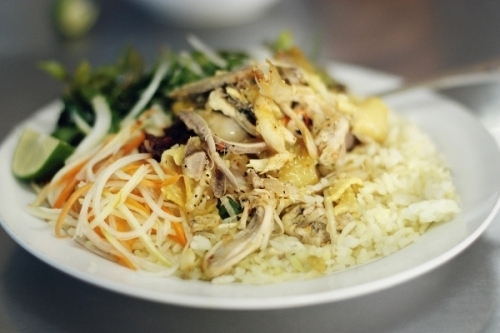 an-du-mon-ngon-o-hoi-an-chi-voi-100000-dong-giadinhonline.vn 1