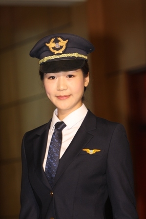 dong-phuc-moi-cua-vietnam-airlines-bi-che-qua-xau-khi-moi-ra-mat--giadinhonline.vn 5