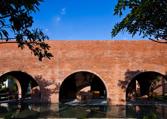 ghe-tham-quan-cafe-o-quang-binh-duoc-bao-anh-ca-ngoi-het-loi-giadinhonline.vn 2