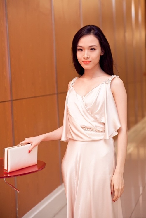 hh-truong-ho-phuong-nga-lua-dao-co-the-ngoi-tu-suot-doi-giadinhonline.vn 5