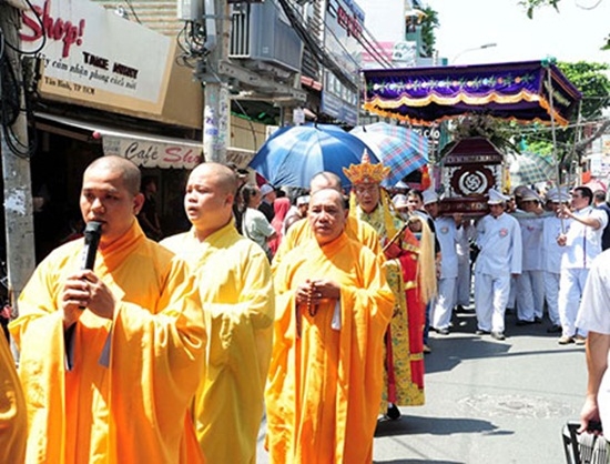 tin-giai-tri-ngay-104-mr-dam-hoang-loan-vi-mat-do-o-nhat--giadinhonline.vn 4