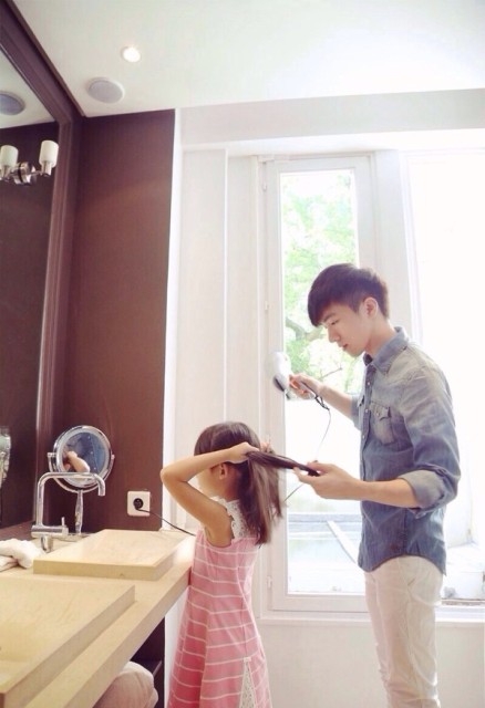 chum-anh-quotgay-baoquot-cua-cap-anh-trai-em-gai-chenh-nhau-18-tuoi--giadinhonline.vn 3